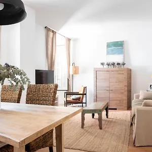 https://apartamento-de-lujo-en-plaza-del-teatro.hotelsinnerja.org